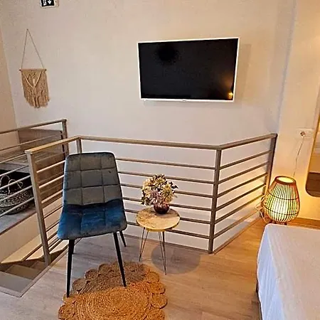 Niriides Boutique Vrasná