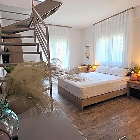Hotel Niriides Boutique 3*