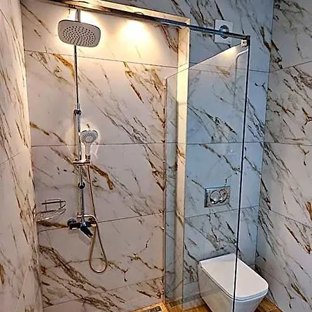 Hotel Niriides Boutique Vrasná