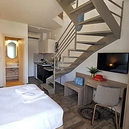 Hotel Niriides Boutique Vrasná