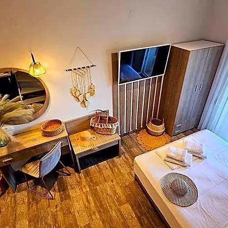Hotell Niriides Boutique 3*